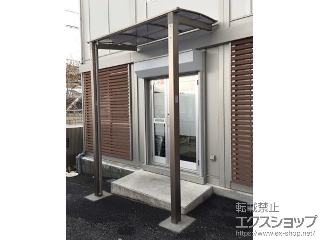 神奈川県平塚市のLIXIL リクシル（トステム）のテラス屋根 エックスルーフ 独立前上がり テラスタイプ 積雪〜20cm対応 施工例