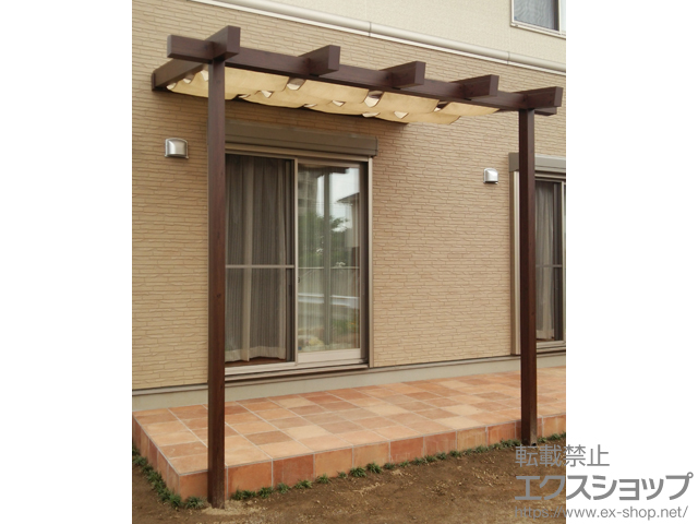 栃木県真岡市ののパーゴラ Jポーチ 壁付けタイプ 積雪〜20cm対応＋シンプルシェード 施工例
