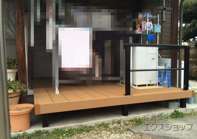 山梨県中央市ののウッドデッキ リウッドデッキ 200+シンプルモダンデッキフェンス8型 横格子1本 施工例