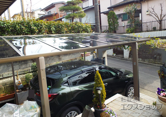 神奈川県横浜市のLIXIL リクシル（トステム）のカーポート カーブポートシグマIII 積雪〜20cm対応＋着脱式サポート ロング柱23用 1本入り×2セット 施工例