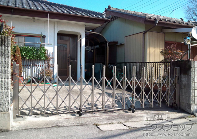 山梨県甲斐市ののカーゲート トリップゲート RB型 ノンレール 片開き 44S 施工例