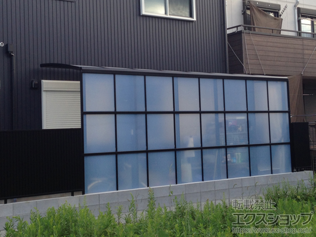 愛知県額田郡幸田町のLIXIL リクシル（トステム）のサイクルポート・駐輪場 カーブポートシグマIII ミニ 積雪〜20cm対応＋サイドパネル+着脱式サポート(補助柱)(1本入り) 施工例