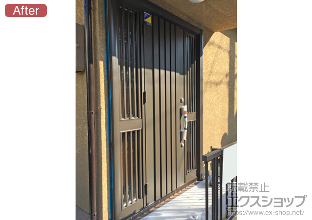 兵庫県宝塚市のLIXIL リクシル（トステム）の玄関ドア リシェント 断熱仕様 22両袖飾り中桟付L(ランマ無し) B2型 施工例