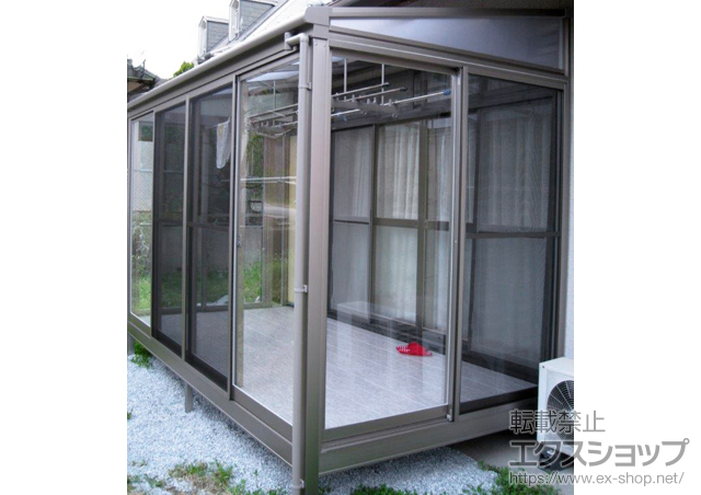 兵庫県加西市ののテラス囲い・サンルーム サンクスペースII Ｆ型 床納まり ガラス組込みタイプ 積雪〜20cm対応 施工例