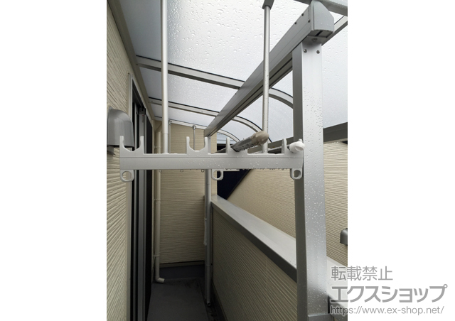 愛知県名古屋市のLIXIL リクシル（トステム）のバルコニー・ベランダ屋根 ライザーテラスII R型 屋根タイプ 単体 積雪〜20cm対応＋吊り下げ物干し 施工例