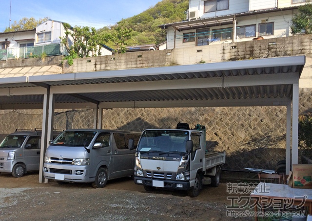 香川県高松市ののカーポート レオンポートneo 3台用 標準鼻隠し 角柱4本仕様 積雪〜50cm対応 施工例