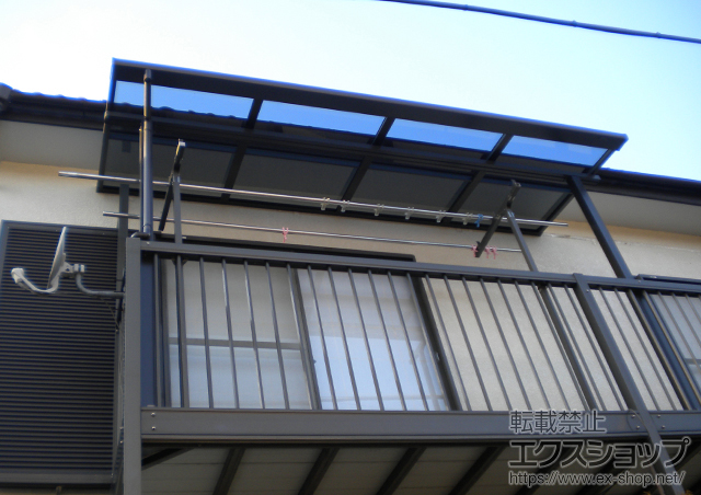 神奈川県相模原市のLIXIL リクシル（トステム）のバルコニー・ベランダ屋根 ライザーテラスII F型 屋根タイプ 単体 積雪〜20cm対応 施工例
