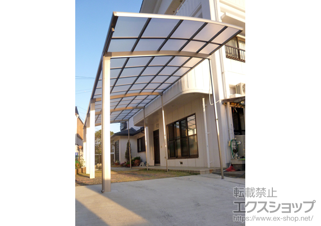 高知県室戸市のLIXIL リクシル（トステム）のカーポート カーブポートシグマIII 縦連棟 積雪〜20cm対応＋着脱式サポート ロング柱28用 1本入り×4セット 施工例