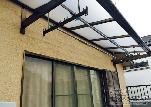 千葉県市川市のLIXIL リクシル（トステム）のバルコニー・ベランダ屋根 ライザーテラスII F型 ルーフタイプ 単体 積雪〜20cm対応 施工例