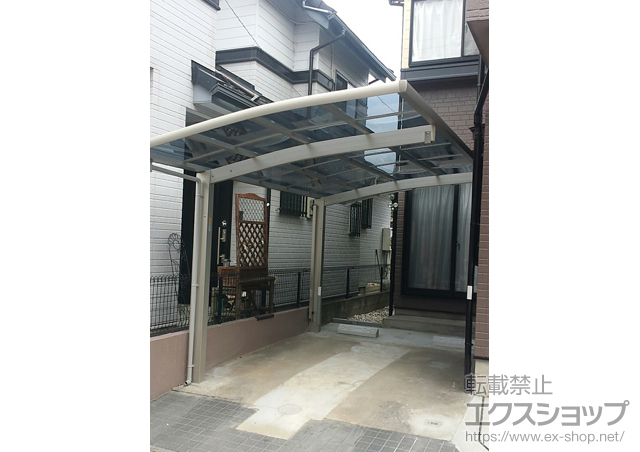 埼玉県白岡市ののカーポート レイナポートグラン　積雪〜20cm対応+着脱式サポート 標準・ハイルーフ兼用 2本入り×1 施工例