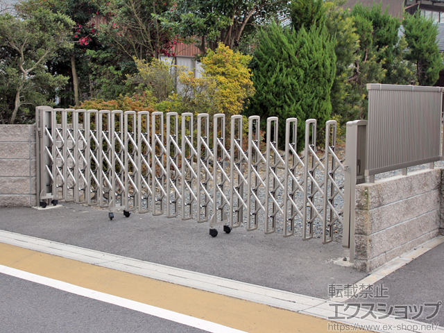 三重県員弁郡東員町ののカーゲート レイオス1型 ノンレール 片開き 42S 施工例