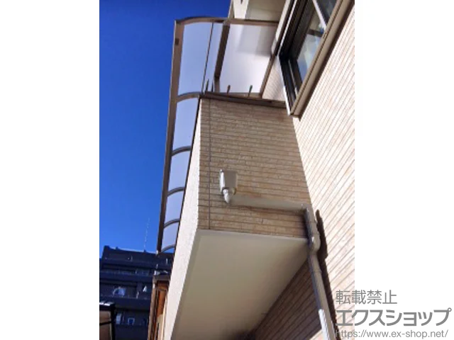 大阪府豊中市のLIXIL(リクシル)のバルコニー・ベランダ屋根 スピーネ R型 屋根タイプ 単体 積雪～20cm対応 施工例