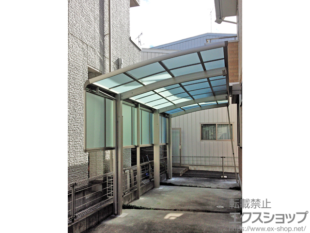 東京都羽村市ののカーポート レイナポートグラン 延長　積雪〜20cm対応＋サイドパネル＋着脱式サポート 標準・ハイルーフ兼用 施工例