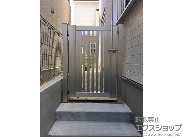 福岡県春日市のの門扉 エクスライン門扉14型 片開き 門柱仕様 施工例