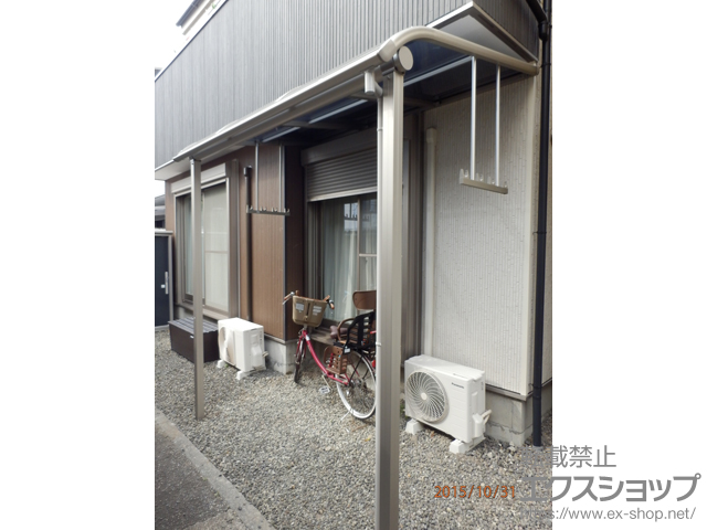 静岡県静岡市ののテラス屋根 プレシオステラス R型 テラスタイプ 単体 積雪〜20cm対応＋吊り下げ式物干し 仕様：ロング 2本入り 施工例