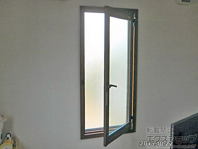 岡山県岡山市のの二重窓（内窓） インプラス ダストバリア仕様 開き窓 外観左吊元 施工例