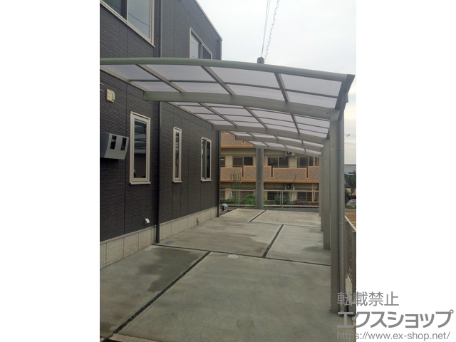 熊本県熊本市ののテラス屋根 ヴェクターテラス F型 テラスタイプ 単体 屋根フレーム木調色 積雪〜20cm対＋75角テラス柱用カバー（柱2本分）×1セット 施工例