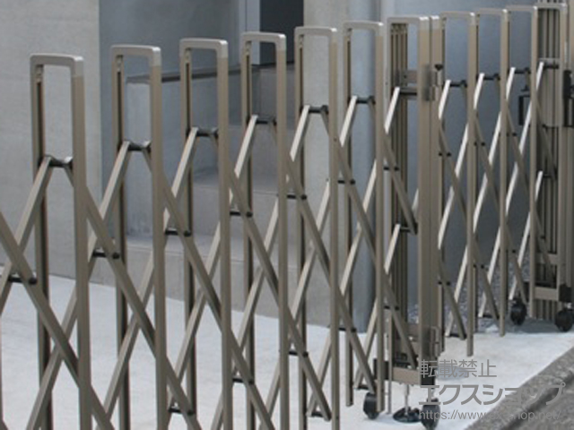 東京都世田谷区ののカーゲート トリップゲート RB型 ノンレール 片開き親子 37DO（13S+24T） 施工例