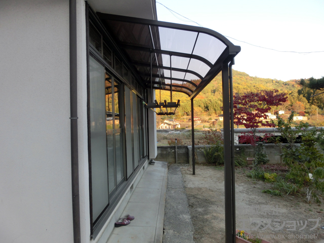 山梨県西八代郡市川三郷町ののテラス屋根 スピーネ R型 テラスタイプ 単体 積雪〜20cm対応 施工例