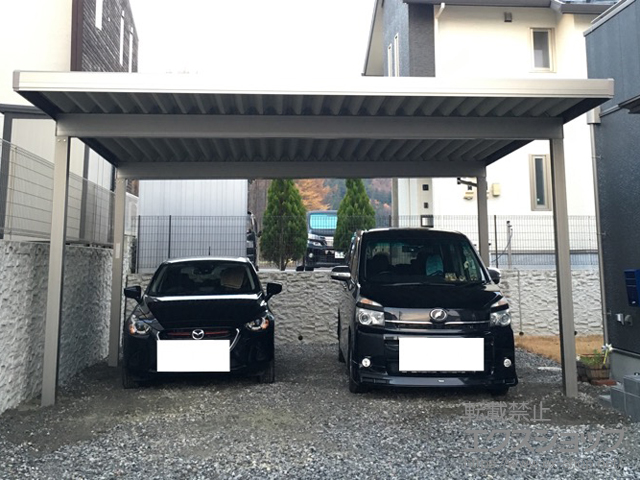 長野県茅野市のLIXIL リクシル（トステム）のカーポート テリオスポートIII 1500 2台用 角柱4本仕様 積雪〜50cm対応 施工例