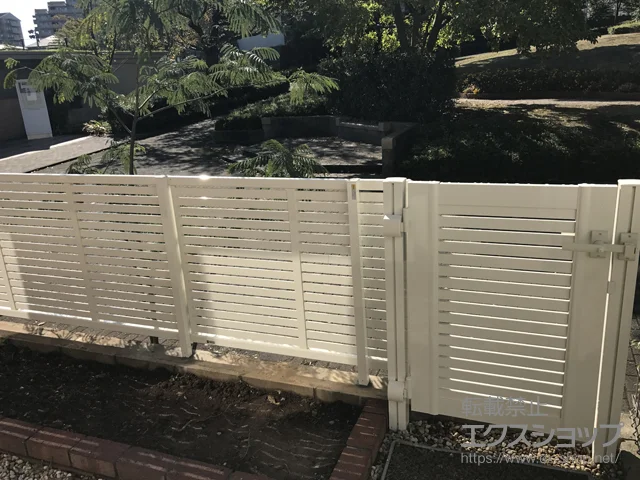 神奈川県横浜市のの門扉、立水栓・ガーデンシンク・水栓柱、フェンス・柵・塀 エクスライン門扉5型 片開き 門柱使用 施工例