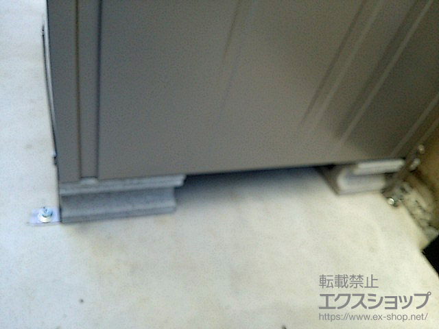 兵庫県尼崎市のの物置・屋外倉庫 エスモ 一般型 （ESD-1207AGL-PW） 施工例