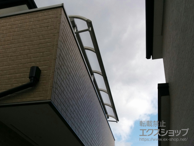 大阪府茨木市ののバルコニー・ベランダ屋根 プレシオステラス R型 屋根タイプ 連棟 積雪〜20cm対応 施工例