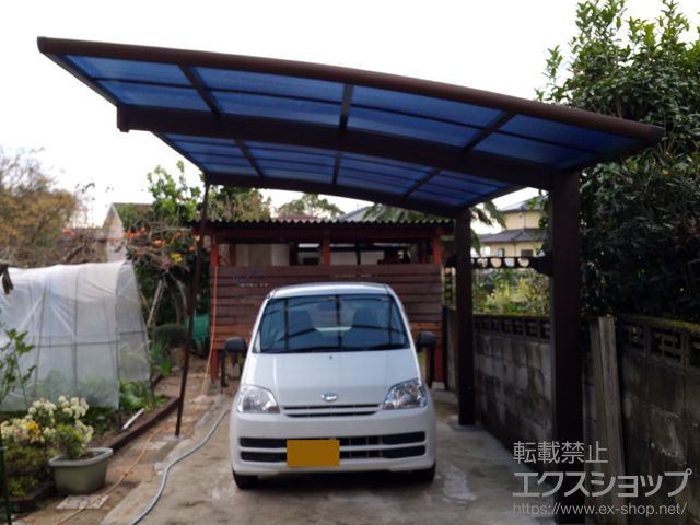 熊本県熊本市ののカーポート レイナポートグラン　積雪〜20cm対応＋着脱式サポート柱　標準・ハイルーフ兼用×1セット＋水平式物干し2本入り標準×1セット 施工例