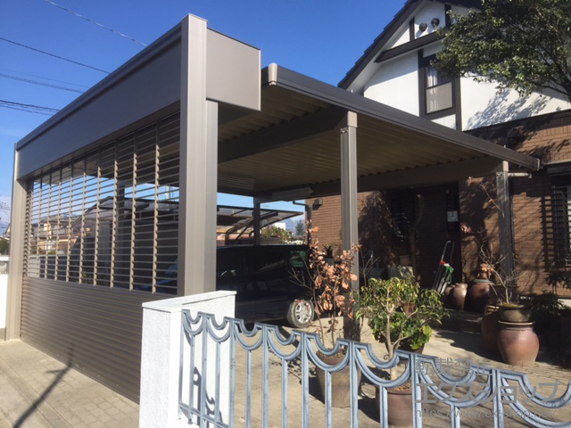 山梨県甲斐市のLIXIL リクシル（トステム）のカーポート テリオスポートIII 1500 2台用 角柱4本仕様 積雪〜50cm対応 施工例