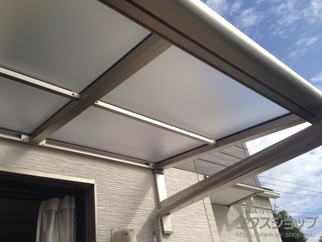 東京都府中市ののバルコニー・ベランダ屋根 ヴェクターテラス F型 ルーフタイプ 単体積雪〜20cm対応 施工例