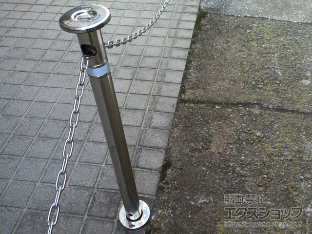 東京都港区ののカーゲート スペースガード(車止め) F48 埋め込み式キー付き オプションポール(取替用) 施工例