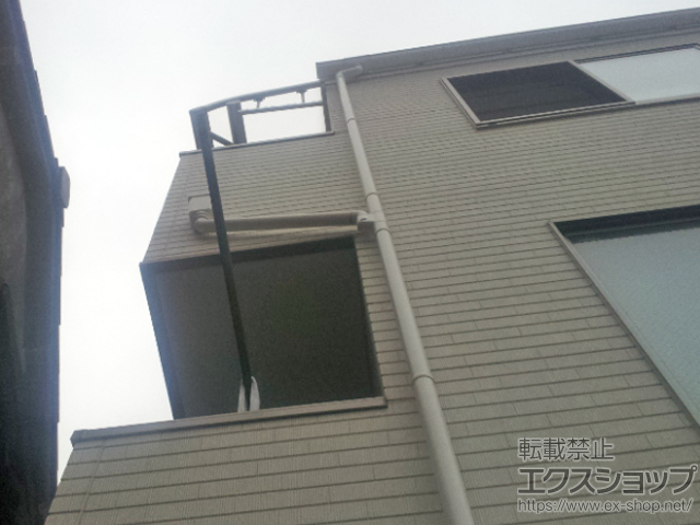 東京都板橋区ののバルコニー・ベランダ屋根 ヴェクターテラス R型 屋根タイプ 単体 積雪〜20cm対応＋吊下げ物干し 標準 2本入 施工例