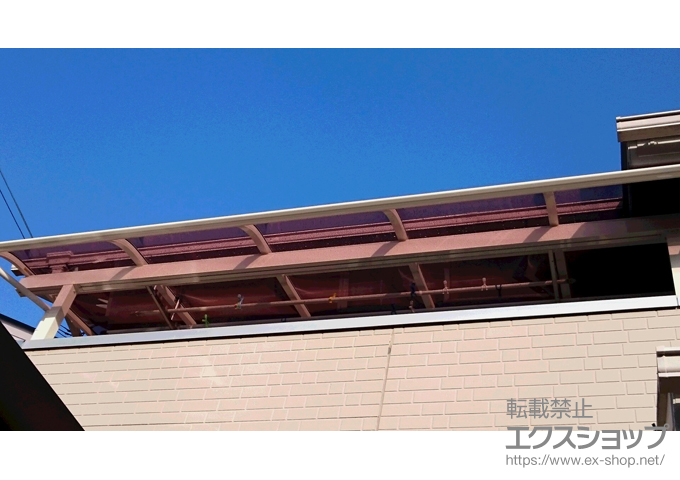 奈良県生駒市ののバルコニー・ベランダ屋根 ヴェクターテラス R型 屋根タイプ 単体 積雪〜20cm対応+ヴェクターテラス用 吊下げ物干し 標準 2本入 施工例