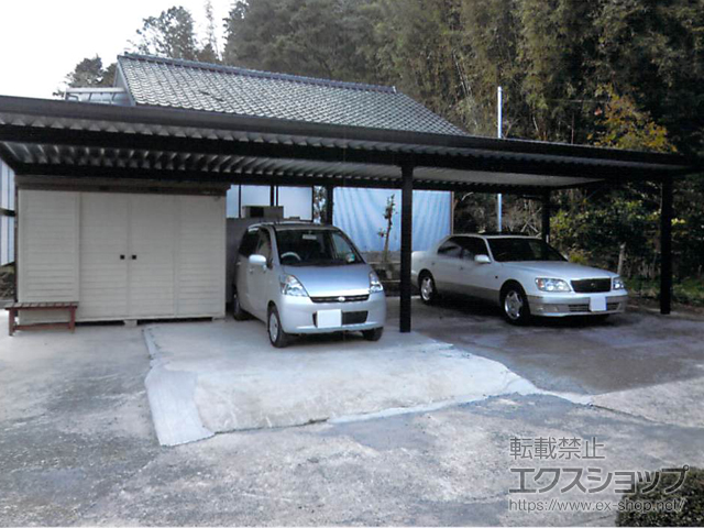 鹿児島県いちき串木野市のLIXIL リクシル（トステム）のカーポート テリオスポートIII 900 4台用 横連棟 角柱6本仕様 積雪〜30cm対応+【外観左側】サイドパネル（ポリカーボネート）+【幅方向囲い】サイドパネル（ポリカーボネート）+コーナー部材(1本入)×1 施工例