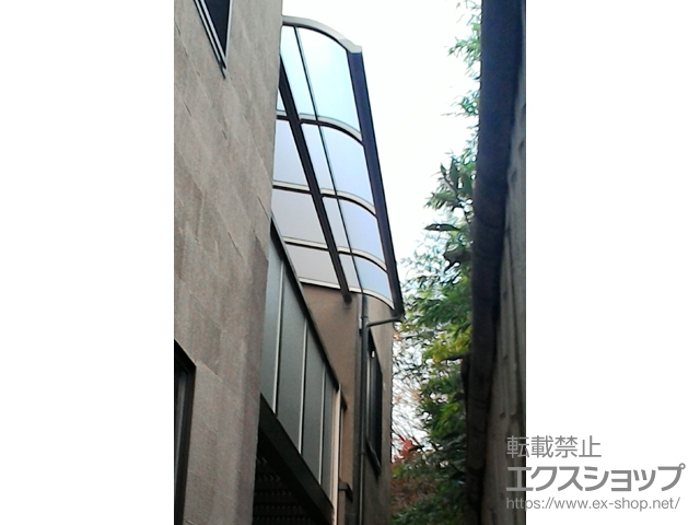 神奈川県鎌倉市ののバルコニー・ベランダ屋根 スピーネ R型 屋根タイプ 単体 積雪〜20cm対応[両入隅納まり] 施工例