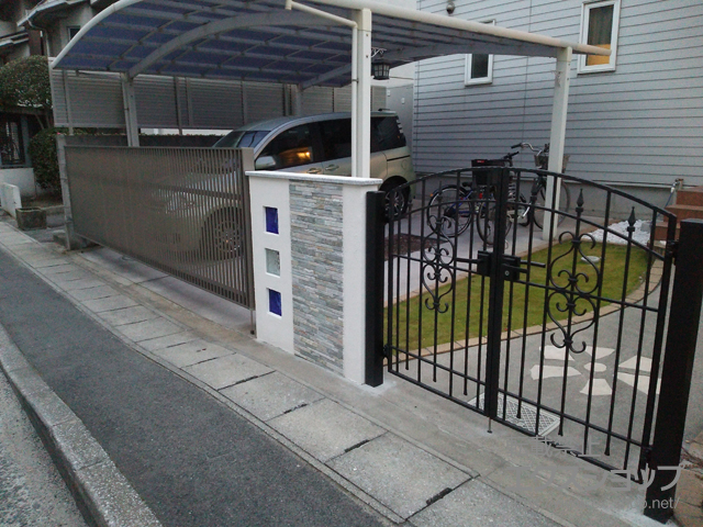 広島県広島市ののフェンス・柵、門扉、カーゲート ワイドオーバードアS2型 電動式 施工例