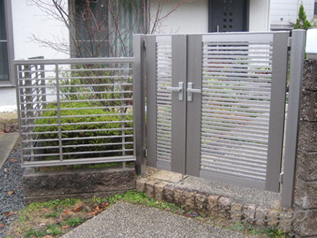 大阪府和泉市のの門扉 ライシス門扉1型 両開き親子 柱使用 施工例