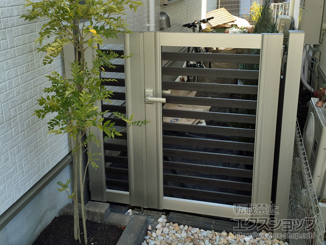 神奈川県相模原市のの門扉 ルシアス門扉CS02型 横太格子 両開き親子 複合カラー 門柱使用 施工例