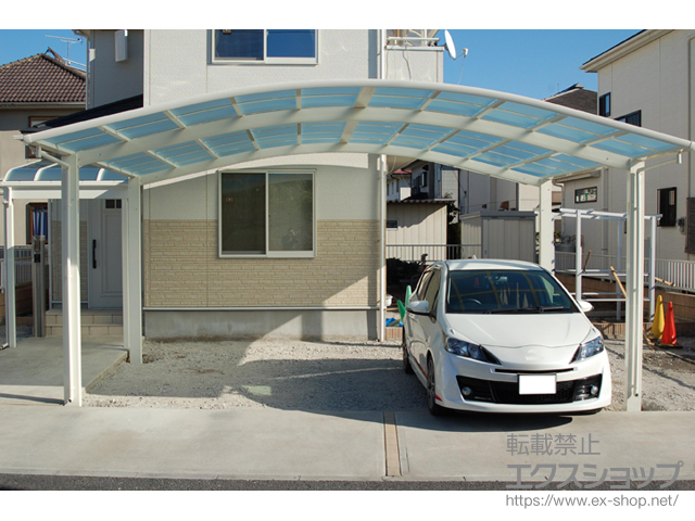 群馬県佐波郡玉村町ののカーポート レイナツインポートグラン　積雪〜20cm対応＋屋根ふき材補強部品（2セット） 施工例