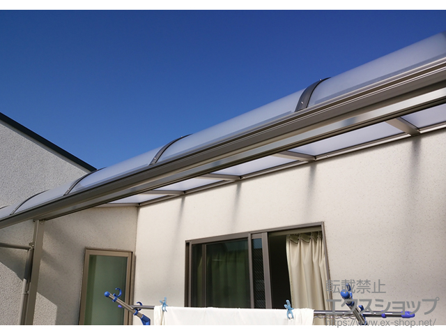 東京都江東区のLIXIL リクシル（トステム）のバルコニー・ベランダ屋根 パワーアルファ RB型 屋根タイプ 単体 積雪〜30cm対応 施工例