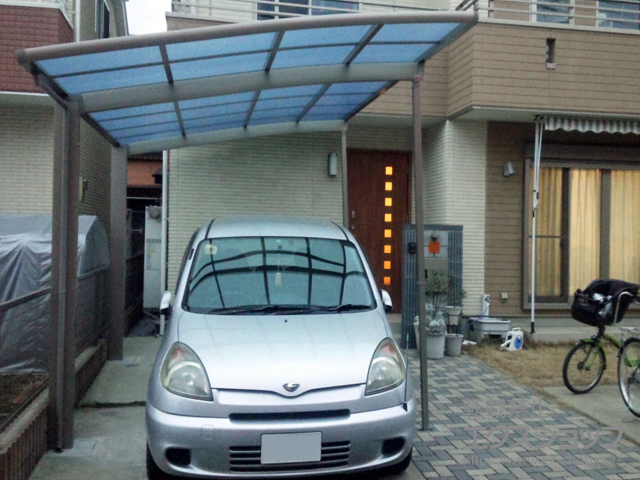 東京都立川市ののカーポート ネスカR (ラウンドスタイル) 積雪〜20cm対応＋ネスカR 着脱式サポート ロング(H25)用 2本入り×1セット 施工例