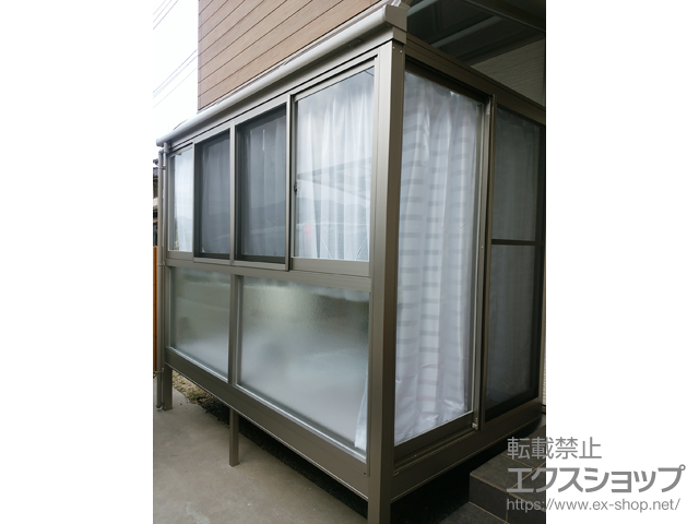 広島県福山市のLIXIL リクシル（トステム）のテラス囲い・サンルーム ほせるんですII R型 床納まり 積雪〜20cm対応 施工例