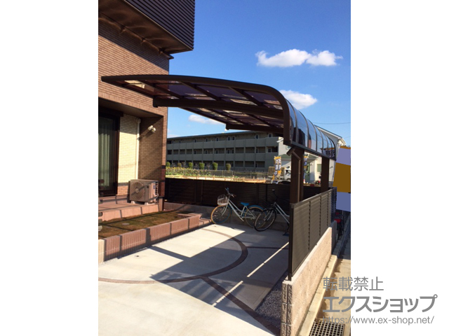 東京都昭島市ののカーポート レイナキャップポートグラン　積雪〜20cm対応＋着脱式サポート 標準・ハイルーフ兼用 2本入り×1セット 施工例