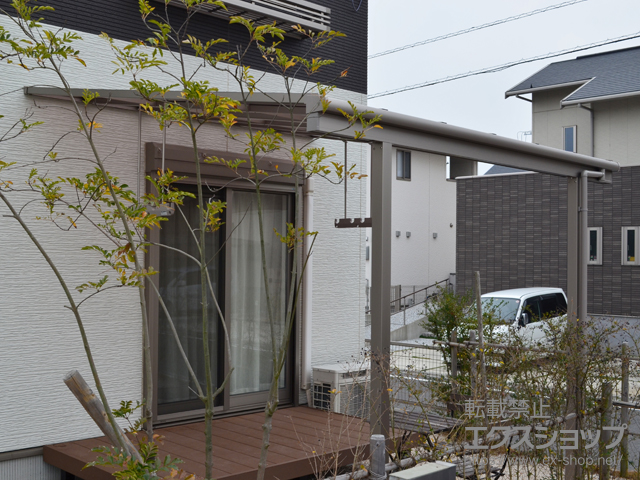 福岡県北九州市ののテラス屋根 スピーネ F型 テラスタイプ 単体 積雪〜20cm対応＋吊り下げ物干しAセット 標準2本入り×1セット 施工例