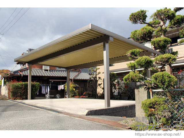 兵庫県神戸市のLIXIL リクシル（トステム）のカーポート テリオスポートIII 1500 3台用 角柱4本仕様 積雪〜50cm対応 施工例