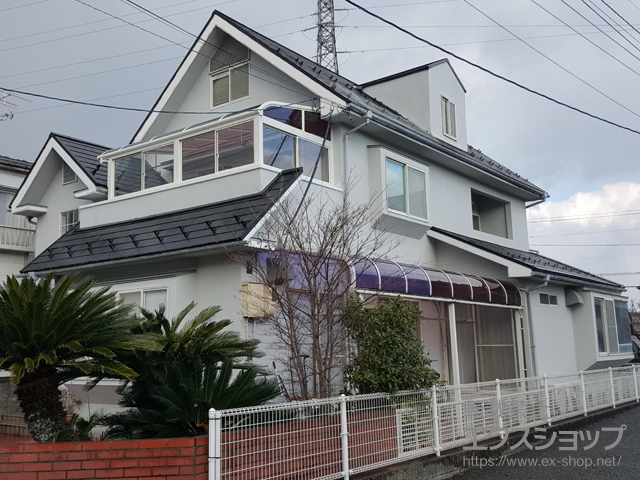 鳥取県鳥取市ののバルコニー・ベランダ屋根 ヴェクターテラス R型 屋根タイプ 単体 積雪〜20cm対応＋屋根妻パネル アール型 (テラス屋根の標準タイプ用)※両側分＋吊り下げ式物干し 施工例