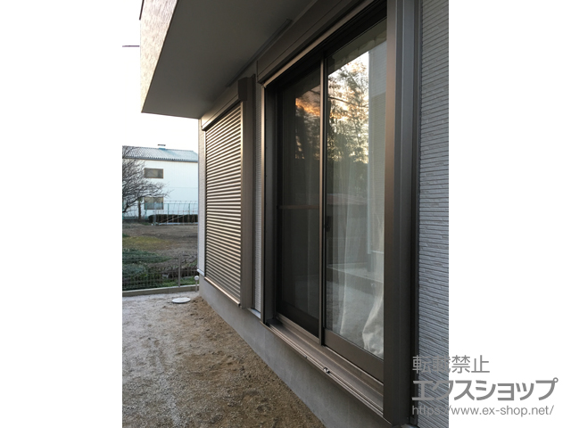 埼玉県三郷市のLIXIL リクシル（トステム）の窓シャッター リフォームシャッター イタリヤ 手動式 施工例