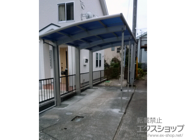神奈川県相模原市ののカーポート レイナポートグラン50 積雪〜50cm対応＋着脱式サポート 標準・ハイルーフ兼用 3本入×1セット＋屋根ふき材補強部品 施工例
