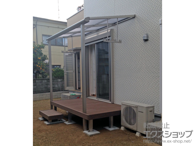 福岡県福岡市ののテラス屋根、ウッドデッキ、フェンス・柵 プレシオステラス F型 テラスタイプ 単体＋吊り下げ物干し 標準 2本入 施工例
