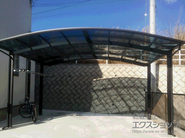 山梨県甲斐市ののカーポート プレシオスポート ワイド 積雪〜20cm対応＋収納式物干しセット2型 2本入り×1セット 施工例